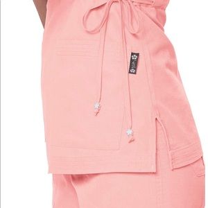 Koi Katelyn scrub-M Baby pink